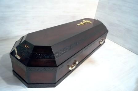 Гробы лакированные Гроб восьмигранный «Морель с резным багетом»